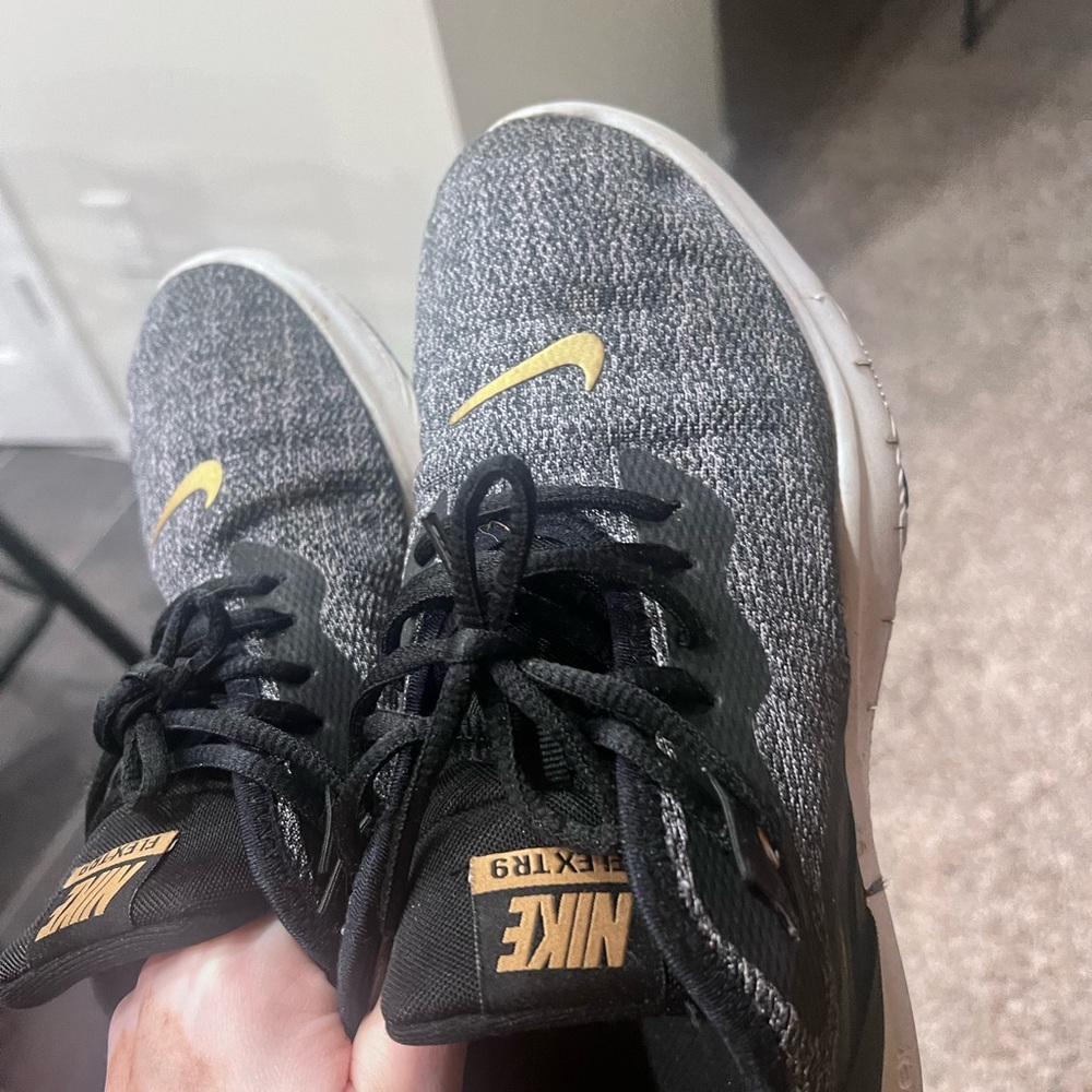 Nike Size 8 And Size 8:5. - image 1